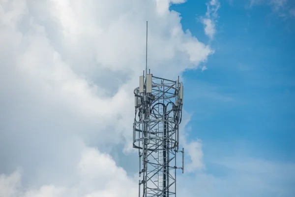 amazing-beautiful-sky-with-clouds-with-antenna-1